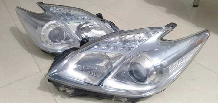Toyota Prius 30 Headlight